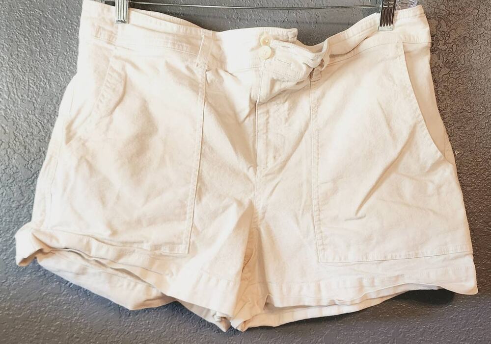 A New Day Off White High Rise Denim Plus size 18 Pork chop Pocket